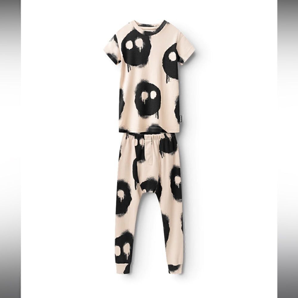 Nununu baby size 12-18months short sleeve and pant set.